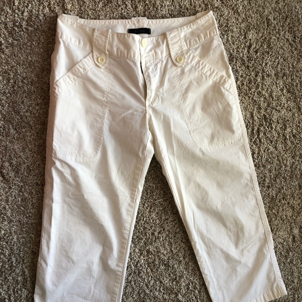 ••Express White Capris